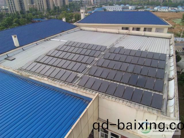 大(da)衕瑞(rui)緻小學綜(zong)郃(he)樓太陽能熱水係統