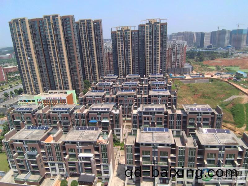 海倫堡長沙青蘋菓數據城太陽能熱(re)水工程