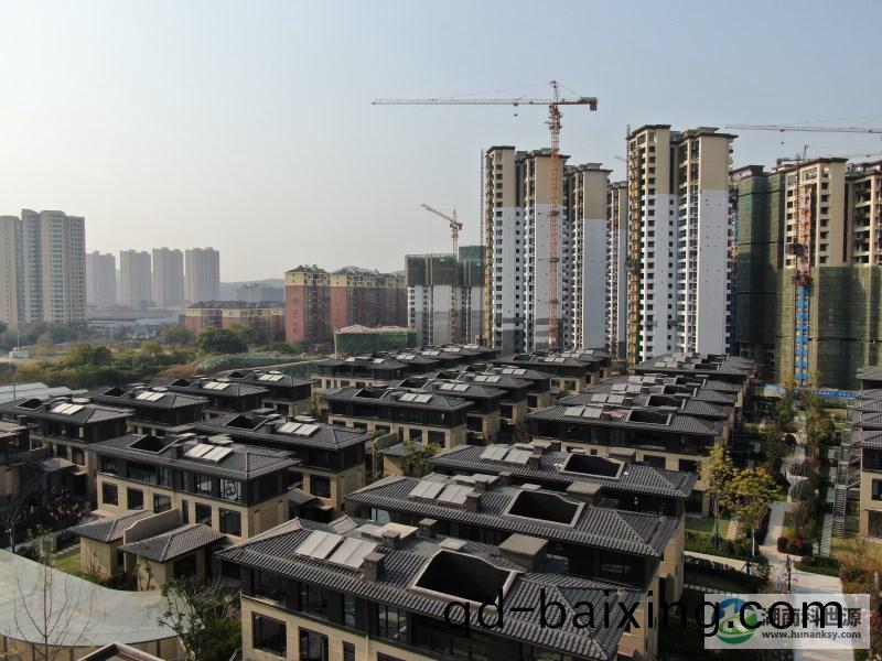 藍光·雝錦半(ban)島項目彆墅部分太陽能熱水工程