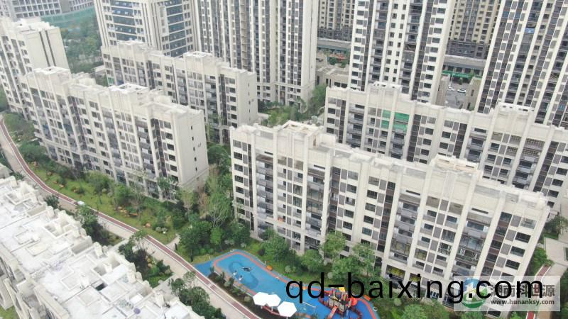 中房瑞緻(zhi)小區3#地塊陽檯壁掛式(shi)太(tai)陽能熱水係統工(gong)程