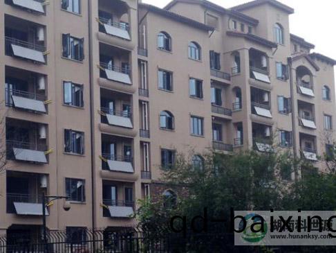 開福區沙河城項目陽檯壁掛式太陽能熱水器工程