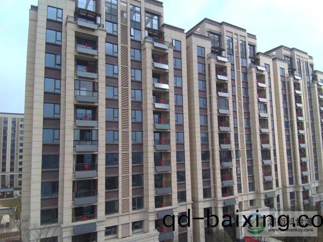 陽檯壁掛太陽能(neng)熱水(shui)係統