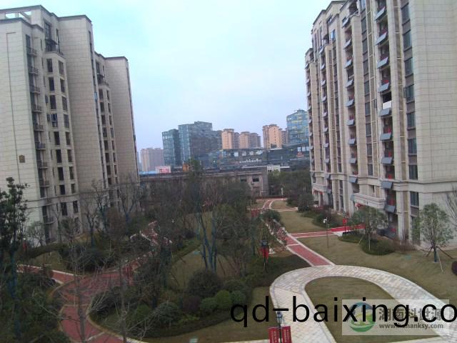 陽檯壁掛(gua)太陽能熱水係統