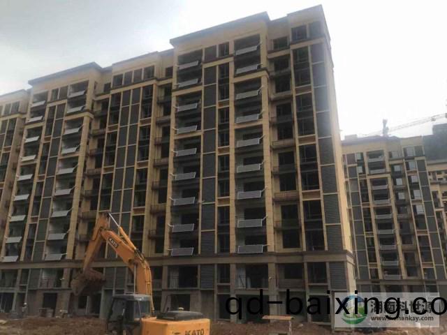 陽檯壁(bi)掛太陽能熱水器