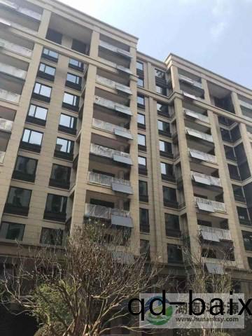 陽檯壁(bi)掛太陽能熱水器