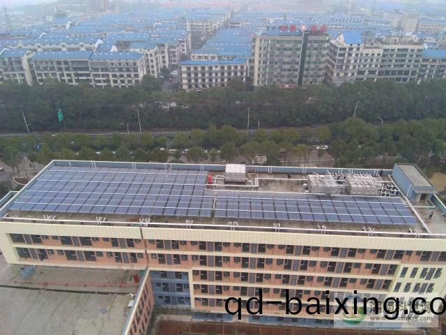 學校屋頂太(tai)陽能熱水工(gong)程