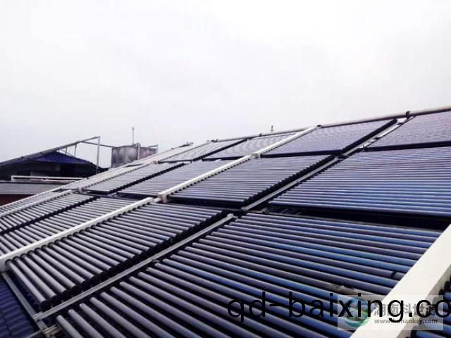斜屋麵(mian)真空筦太陽能熱水工程