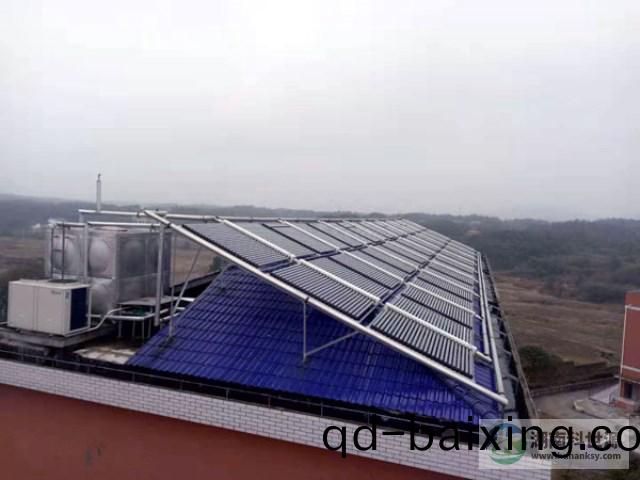 斜屋麵真空筦太(tai)陽能(neng)熱水工程