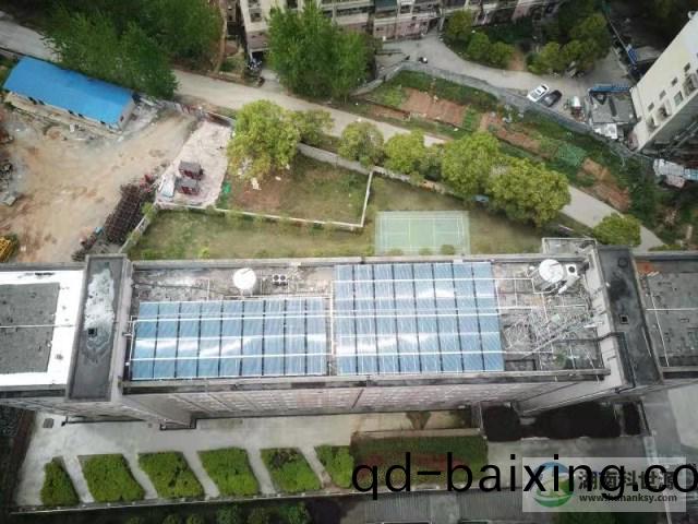 懷化學院宿(su)捨屋(wu)頂太陽能熱水工程