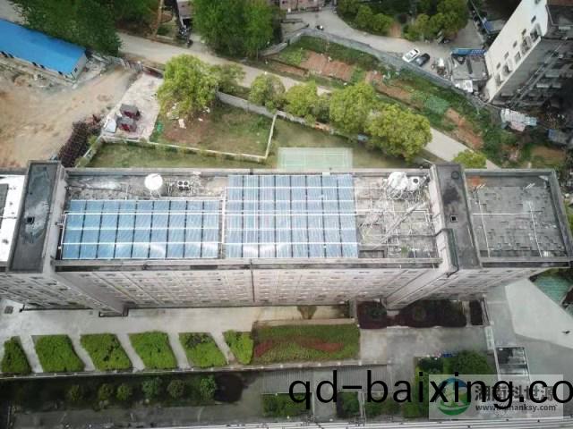 懷化學院宿捨(she)屋(wu)頂太陽能熱水工程