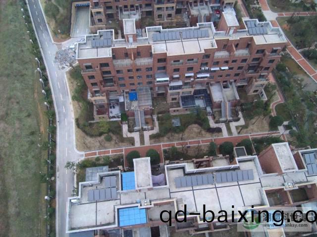 集中集熱分戶(hu)儲熱太陽能熱水係統