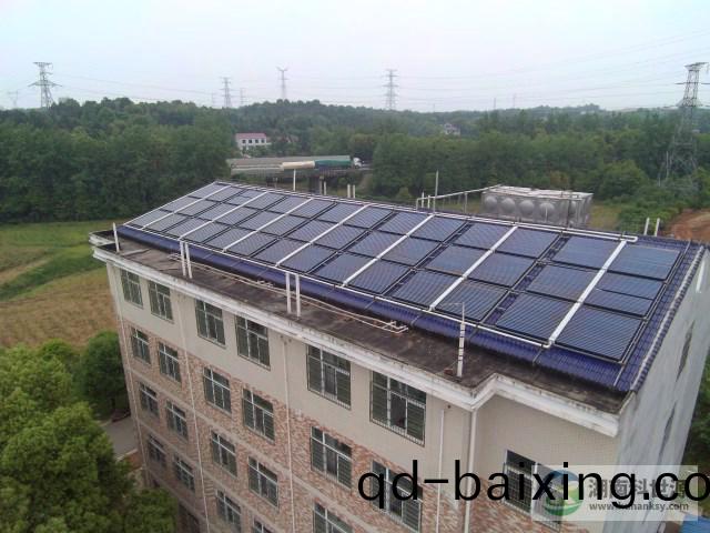 學(xue)校宿捨屋(wu)頂(ding)太陽能熱水係統工程