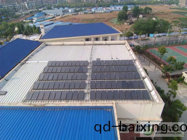 平(ping)闆太陽能熱水係統