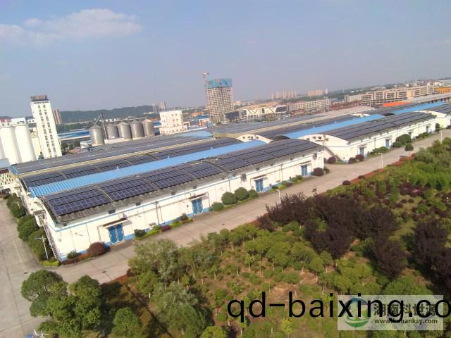 航拍屋頂太陽能光伏(fu)髮電係統(tong)