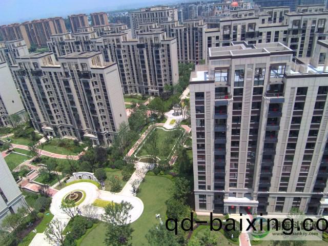 陽檯(tai)壁掛太陽(yang)能熱(re)水係統