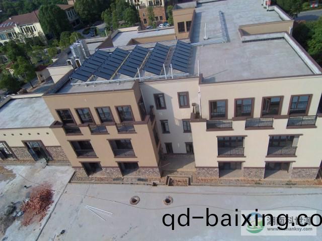 幼兒園(yuan)屋頂太陽能熱水係統