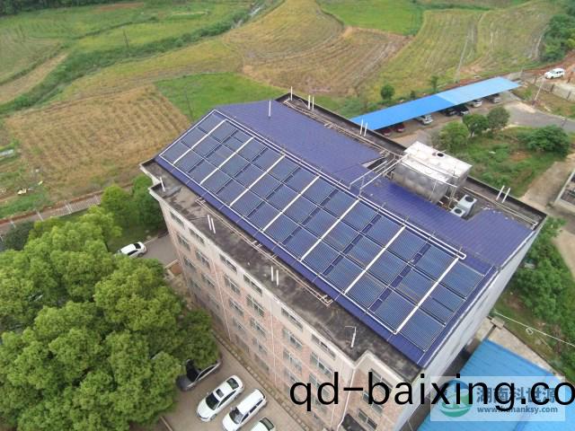 斜屋頂真空筦太陽能熱水係統(tong)