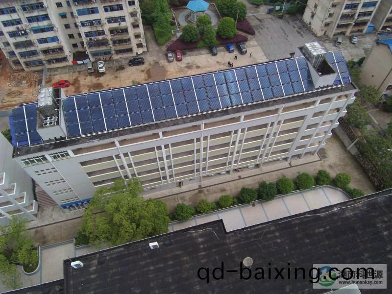 宿捨斜屋(wu)頂太陽(yang)能熱水係統