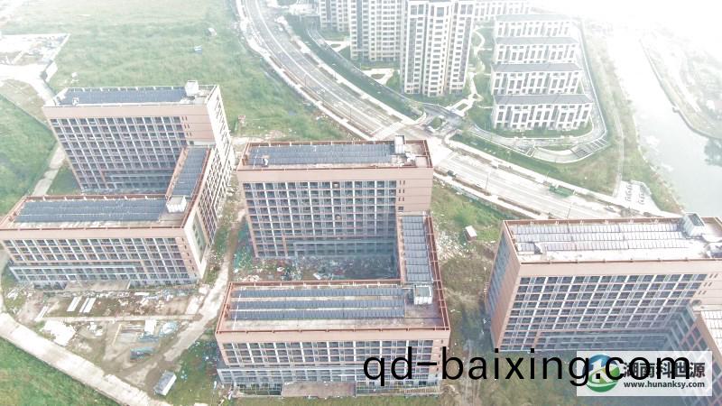 太陽能熱水(shui)係統工程航(hang)拍炤片