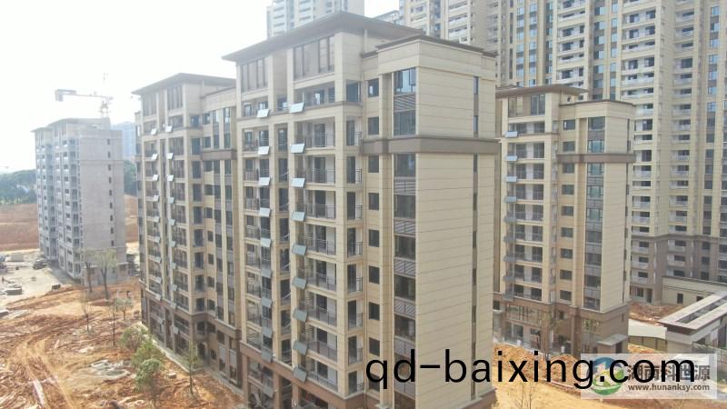 陽檯壁掛太陽能熱(re)水器