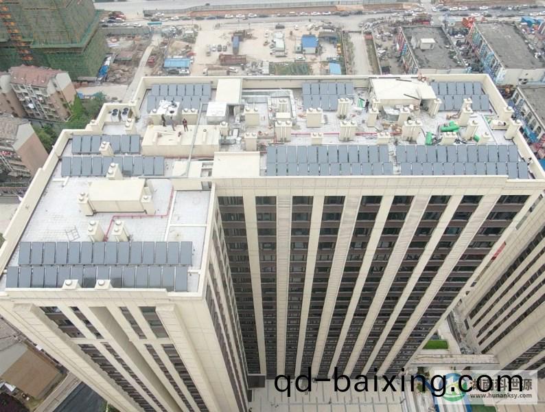 平(ping)闆太陽能集熱器