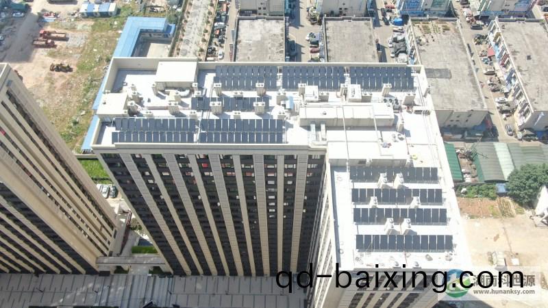 平闆太陽能熱水係統工程(cheng)