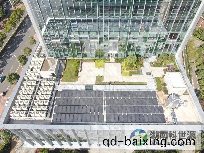 平闆太陽能熱水係統工程