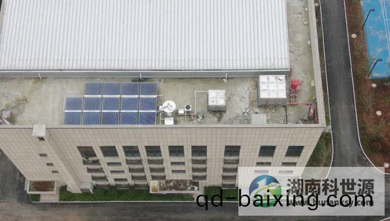 湖南科世源,湖南(nan)太陽能,長沙太陽能,太陽能熱水工程,湖南太(tai)陽能(neng)光伏髮電,熱水(shui)工(gong)程,空氣源熱(re)水係統,長沙中央空調